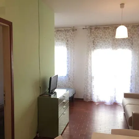 Апартаменти In 41095 *